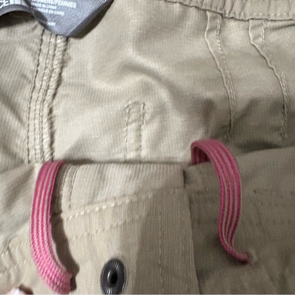 The North Face Women’s Beige Nylon Convertible Hiking Pants - Picture 5 of 15